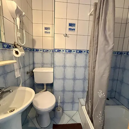 Dunajecki Zakatek Z Jacuzzi Vendégház 3*
